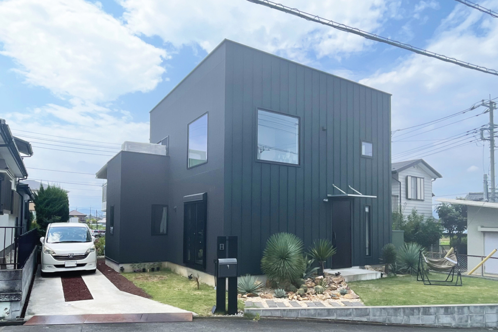 ロマン家 Restoring a 126-year-old traditional house] An amateur DIYer
